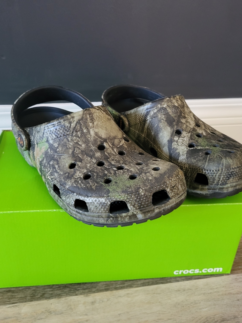 CROCS Realtree Camo Clogs M8 W10